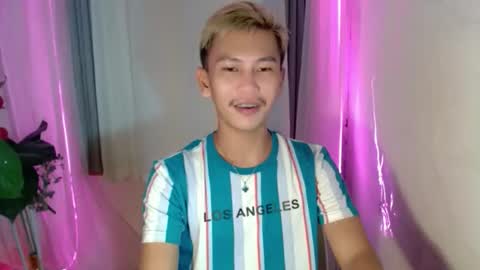 Snapshot of ralfhuge24 chatting on April 24, 1:08 am ralfhuge24 online show from April 24, 1:08 am