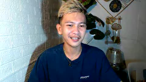 Snapshot of ralfhuge24 chatting on May 11, 6:41 am ralfhuge24 online show from May 11, 6:41 am
