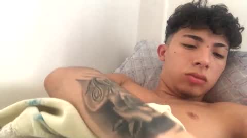 Snapshot of ramiroo2312 chatting on February 18, 11:44 am ramiroo2312 online show from February 18, 11:44 am