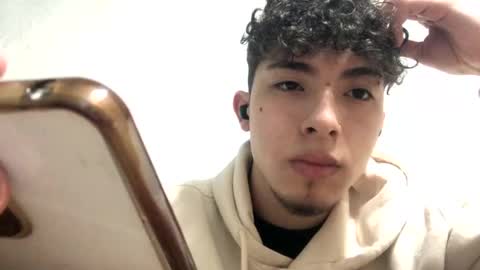 Snapshot of ramiroo2312 chatting on September 15, 8:58 am ramiroo2312 online show from September 15, 8:58 am