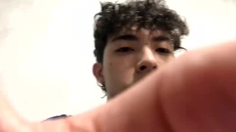 ramiroo2312 online show from October 18, 7:09 am