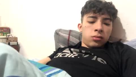 Snapshot of ramiroo2312 chatting on October 27, 7:40 pm ramiroo2312 online show from October 27, 7:40 pm