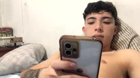 ramiroo2312 online show from November 11, 6:52 pm