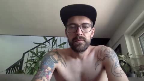 Snapshot of ramler0815 chatting on June 8, 7:09 am ramler0815 online show from June 8, 7:09 am