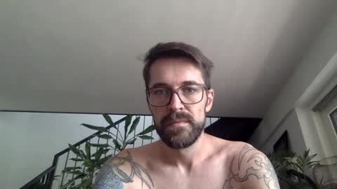 Snapshot of ramler0815 chatting on June 17, 7:33 am ramler0815 online show from June 17, 7:33 am