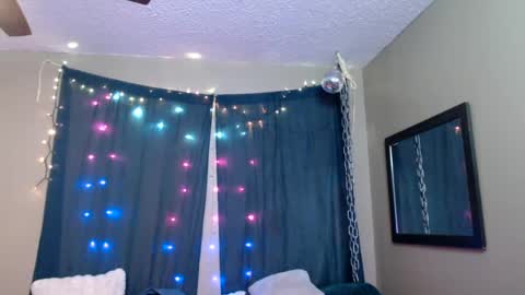 Snapshot of ramonaquinn chatting on January 15, 11:30 pm RAMONA Q online show from January 15, 11:30 pm