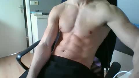 ramonjoosse2001 online show from April 2, 9:51 am