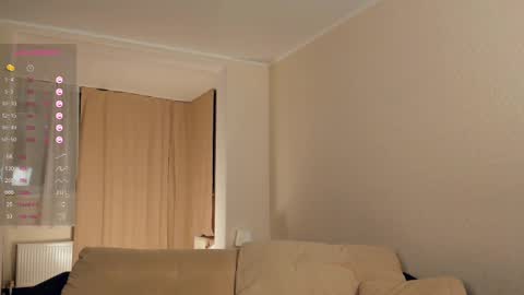 Snapshot of randichaplin chatting on February 15, 2:15 am Vilda online show from February 15, 2:15 am