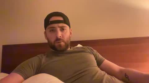 Snapshot of randomdude5950 chatting on December 16, 2:04 am randomdude5950 online show from December 16, 2:04 am