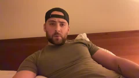 Snapshot of randomdude5950 chatting on February 7, 2:29 am randomdude5950 online show from February 7, 2:29 am