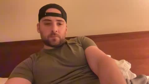 Snapshot of randomdude5950 chatting on February 17, 1:58 am randomdude5950 online show from February 17, 1:58 am