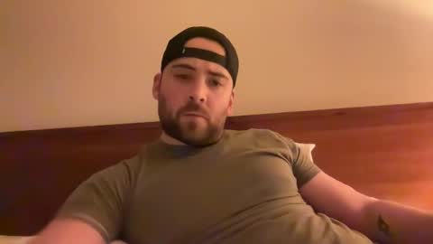 Snapshot of randomdude5950 chatting on February 28, 2:42 am randomdude5950 online show from February 28, 2:42 am