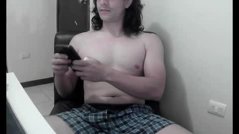 Snapshot of randomzombie chatting on April 1, 11:11 am randomzombie online show from April 1, 11:11 am