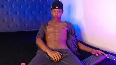 randy_connor9 online show from March 12, 7:17 pm