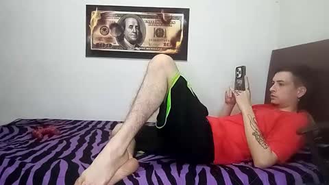 Snapshot of rangel_sex chatting on May 8, 10:59 pm Rangel and Lola online show from May 8, 10:59 pm