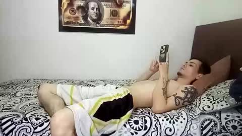 Snapshot of rangel_sex chatting on June 2, 4:14 am Rangel and Lola online show from June 2, 4:14 am