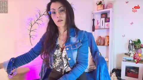 Snapshot of rapunzell__ chatting on September 16, 1:23 pm Rapunzell online show from September 16, 1:23 pm