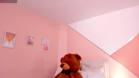 Raquel Moon online show from March 19, 4:55 pm