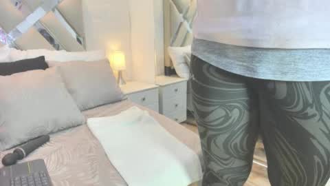 Raquel Moore  online show from February 4, 12:11 pm