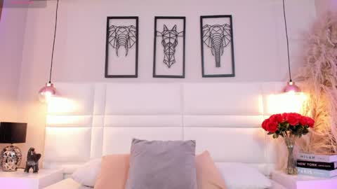 Snapshot of raquelhyde_ chatting on May 8, 8:25 pm raquel Hyde online show from May 8, 8:25 pm