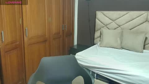 Raquel online show from October 2, 11:50 am