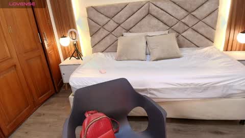 Raquel online show from March 31, 12:16 pm