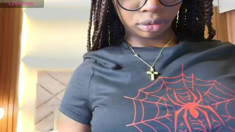 Snapshot of raqueljones_ chatting on May 28, 12:02 pm Raquel online show from May 28, 12:02 pm