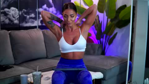 Raquelle online show from February 10, 10:19 am