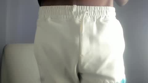 Snapshot of rarespecies21 chatting on January 29, 10:05 am rarespecies21 online show from January 29, 10:05 am