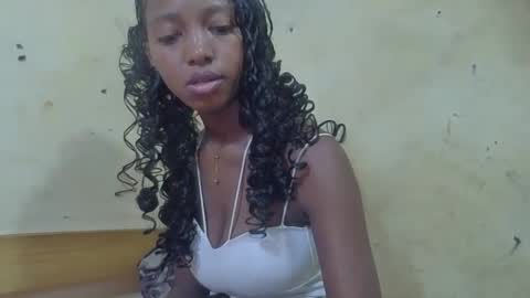 Snapshot of rasoanirinaa chatting on May 13, 8:55 am rasoanirinaa online show from May 13, 8:55 am