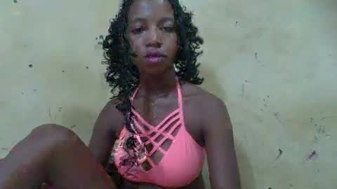 Snapshot of rasoanirinaa chatting on May 22, 10:15 pm rasoanirinaa online show from May 22, 10:15 pm