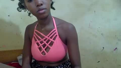 Snapshot of rasoanirinaa chatting on May 31, 6:31 am rasoanirinaa online show from May 31, 6:31 am