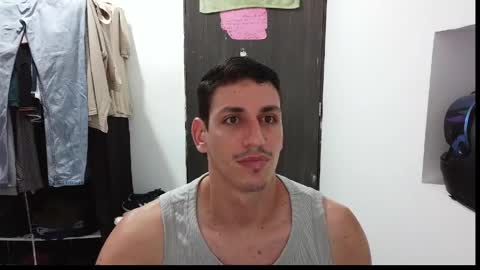 Snapshot of raul240335 chatting on May 30, 11:13 pm Raul online show from May 30, 11:13 pm