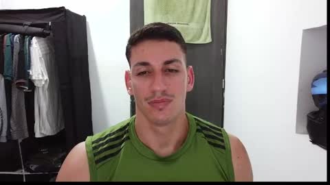 Snapshot of raul240335 chatting on June 6, 1:00 am Raul online show from June 6, 1:00 am