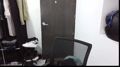 Snapshot of raul240335 chatting on June 14, 2:24 am Raul online show from June 14, 2:24 am