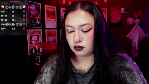 Snapshot of raven_darkk chatting on October 7, 7:33 pm Raven online show from October 7, 7:33 pm