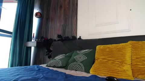 Raven Foxxy online show from April 14, 6:08 am