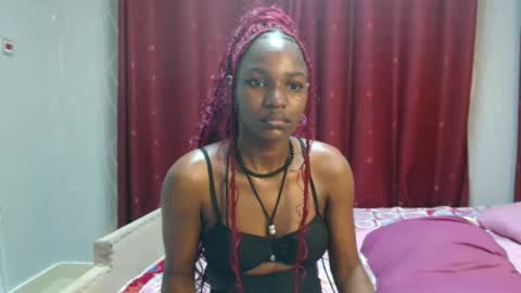 Snapshot of raven_luxe chatting on April 19, 4:06 pm Raven online show from April 19, 4:06 pm