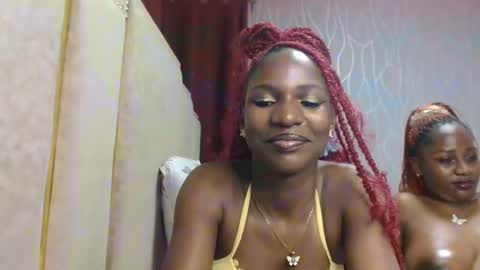 Snapshot of raven_luxe chatting on April 27, 9:13 pm Raven online show from April 27, 9:13 pm