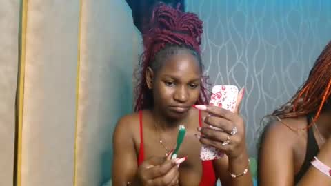 Snapshot of raven_luxe chatting on May 1, 7:18 pm Raven online show from May 1, 7:18 pm