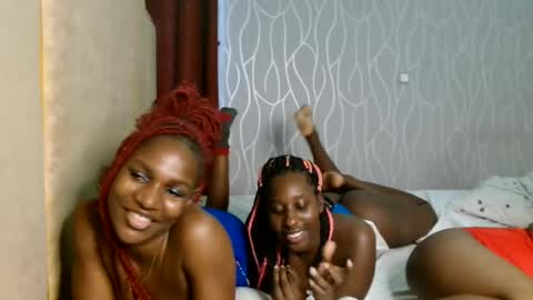 Snapshot of raven_luxe chatting on May 5, 4:20 am Raven online show from May 5, 4:20 am