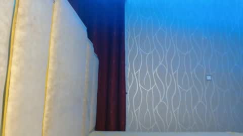 Snapshot of raven_luxe chatting on May 9, 7:19 pm Raven online show from May 9, 7:19 pm