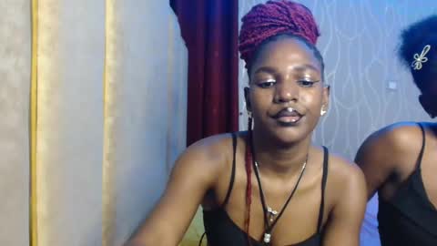 Snapshot of raven_luxe chatting on May 14, 8:37 pm Raven online show from May 14, 8:37 pm