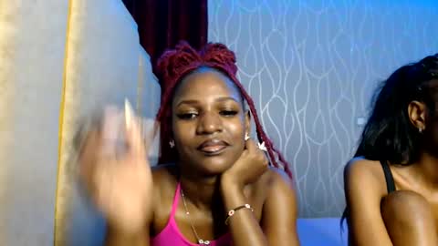 Snapshot of raven_luxe chatting on May 27, 7:11 pm Raven online show from May 27, 7:11 pm