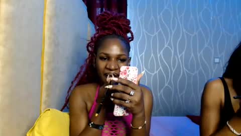 Snapshot of raven_luxe chatting on May 28, 10:12 am Raven online show from May 28, 10:12 am