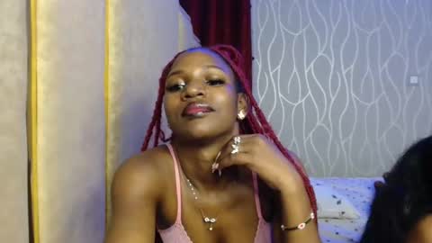 Snapshot of raven_luxe chatting on June 2, 12:23 am Raven online show from June 2, 12:23 am
