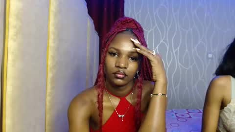 Snapshot of raven_luxe chatting on June 5, 8:47 pm Raven online show from June 5, 8:47 pm