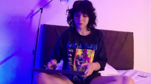 Snapshot of raven_oa chatting on June 3, 2:33 pm online show from June 3, 2:33 pm