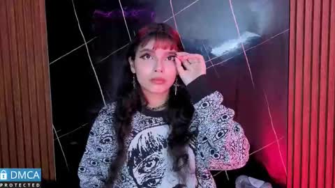 Snapshot of raven_rox_ chatting on November 25, 3:28 am raven_rox_ online show from November 25, 3:28 am