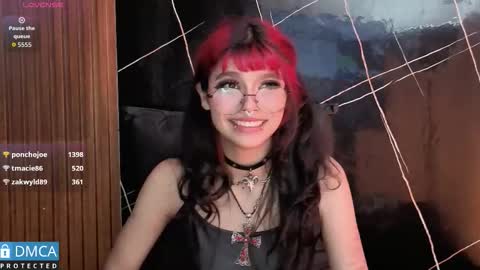 Snapshot of raven_rox_ chatting on February 26, 8:46 am raven_rox_ online show from February 26, 8:46 am